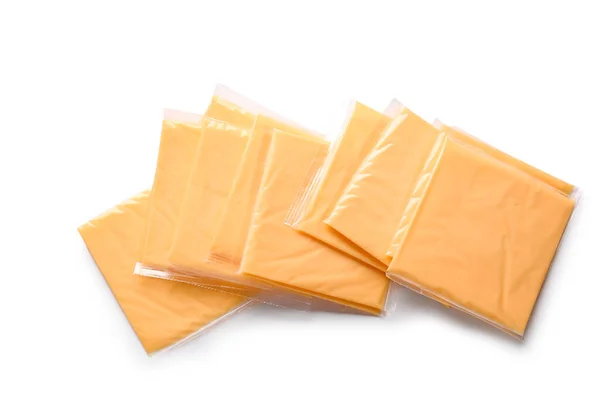 Beyaz Arka Planda Lezzetli Işlenmiş Peynir Dilimleri — Stok fotoğraf