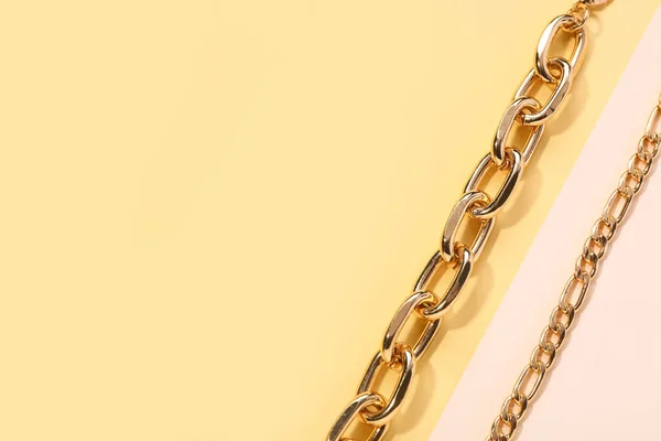 Mooie Gouden Armbanden Kleur Achtergrond — Stockfoto
