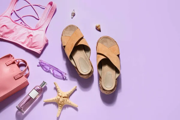 Sandals Swimsuit Sunglasses Bag Lilac Background — Stock Photo, Image