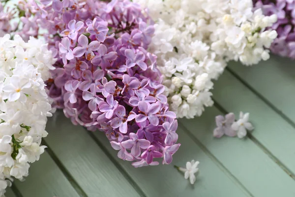 Vackra Doftande Lila Blommor Grå Trä Bakgrund — Stockfoto