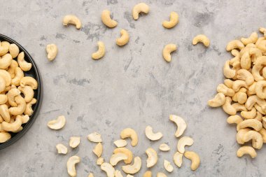 Grunge arka planında lezzetli kaju fıstığı