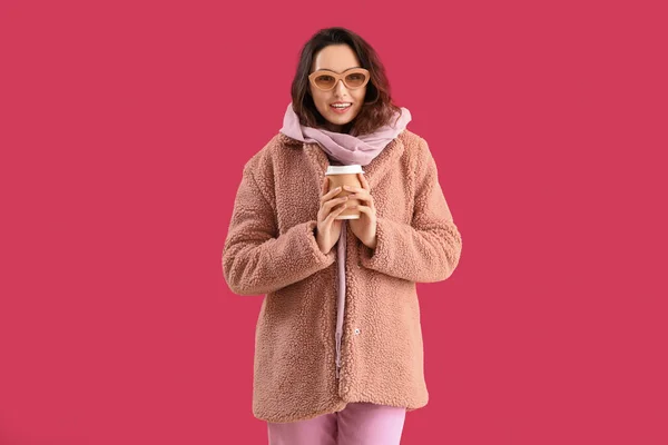 Stylish Young Woman Teddy Coat Cup Coffee Pink Background — Stock Photo, Image