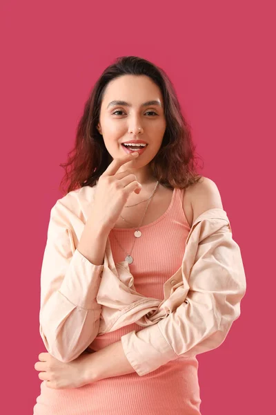 Attractive Young Woman Shirt Pink Background — Stock Photo, Image