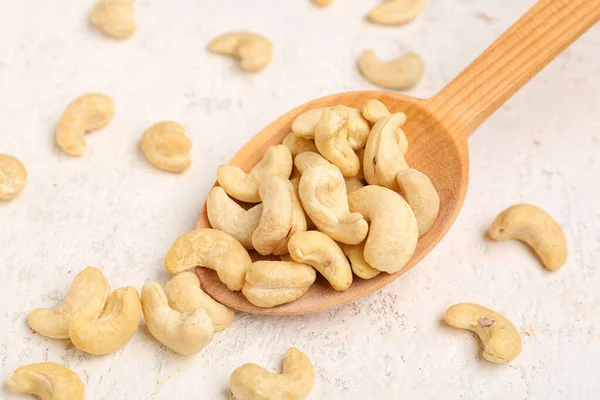Spoon Tasty Cashew Nuts Light Background — Stock Photo, Image