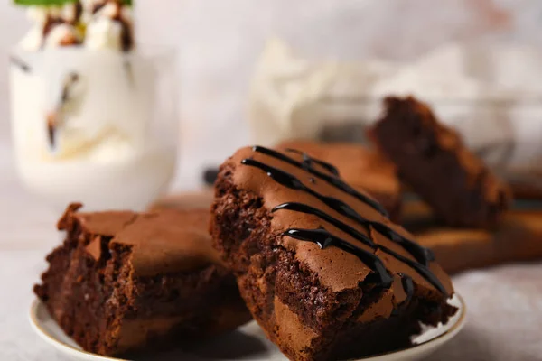 Plate Pieces Tasty Chocolate Brownie Table Closeup — Stock Photo, Image