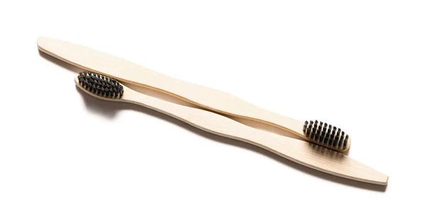 白い背景に孤立した竹歯ブラシ — ストック写真