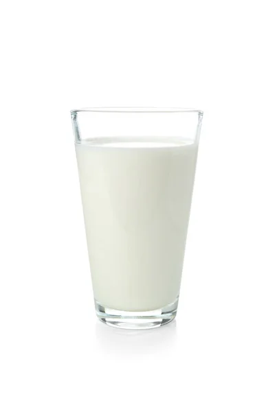 白い背景に単離された生乳のガラス — ストック写真