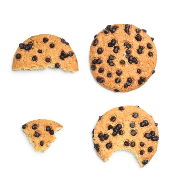 Leckere Kekse Mit Schokoladenstücken Auf Weißem Hintergrund — Stockfoto