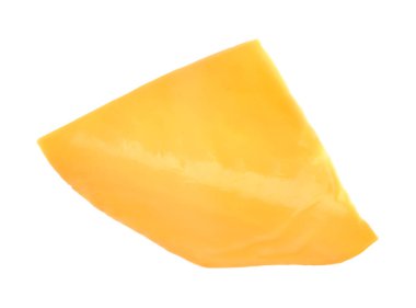 Beyaz arka planda izole edilmiş lezzetli işlenmiş peynir dilimi