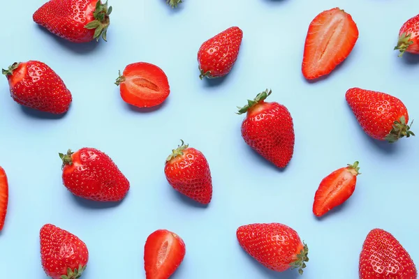 stock image Fresh strawberries on blue background