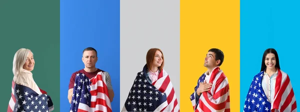 Pessoas Diferentes Com Bandeiras Dos Eua Fundo Cor — Fotografia de Stock