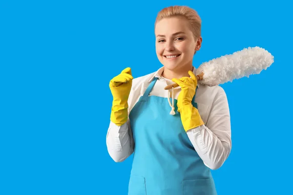 Young Woman Duster Blue Background — Stock Photo, Image