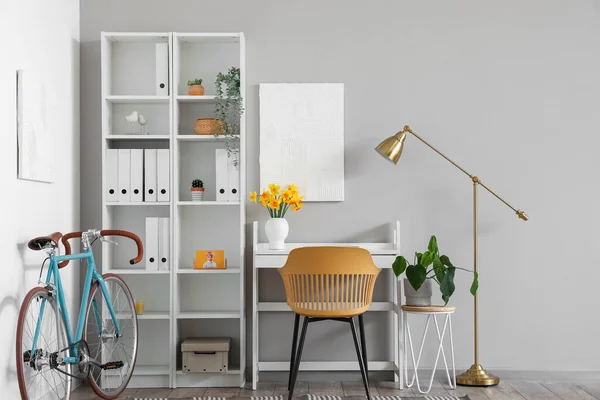 Interieur Van Modern Kantoor Met Comfortabele Werkplek Fiets — Stockfoto