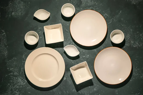 Composition Clean Plates Bowls Green Grunge Table — Stock Photo, Image