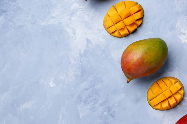 Fresh Ripe Mangoes Light Blue Background — Stock Photo, Image