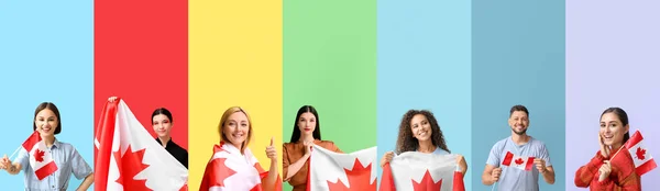 Conjunto Pessoas Com Bandeiras Canadenses Fundo Cor — Fotografia de Stock