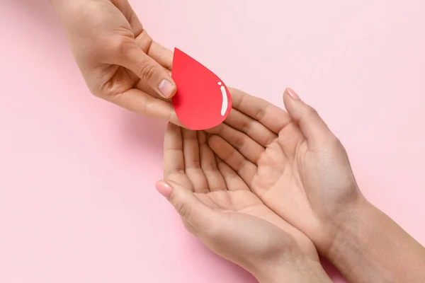 Women Paper Blood Drop Pink Background World Donor Day — Stock Photo, Image