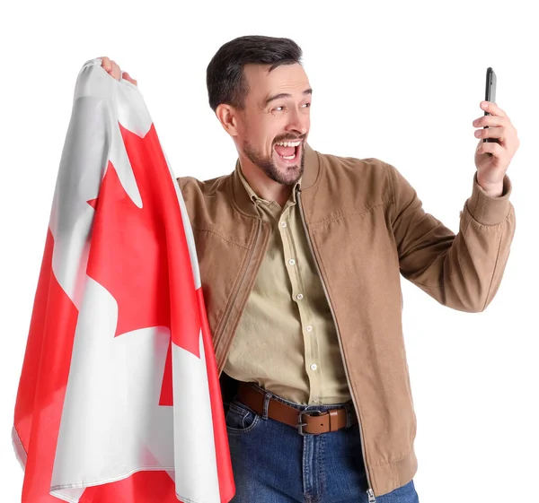 Hombre Guapo Con Bandera Canadá Tomando Selfie Sobre Fondo Blanco — Foto de Stock