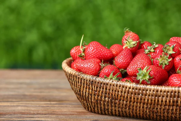 Wicker Bowl Fresh Strawberry Wooden Table Outdoors — Stock Photo, Image