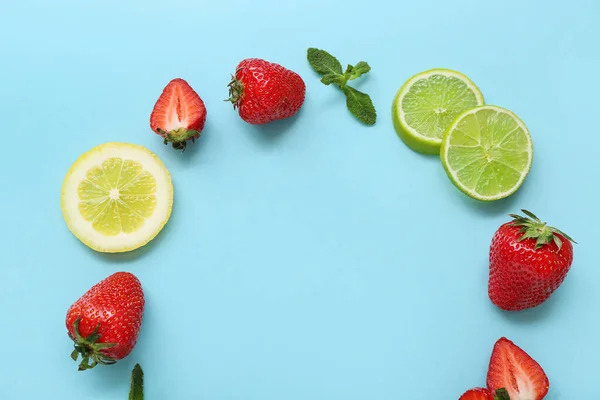 Frame Made Fresh Strawberries Lemon Mint Turquoise Background — Stock Photo, Image