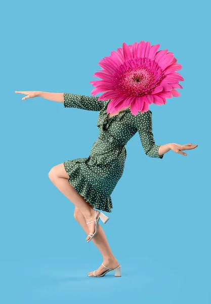 Dancing Woman Gerbera Flower Instead Her Head Blue Background — Stock Photo, Image