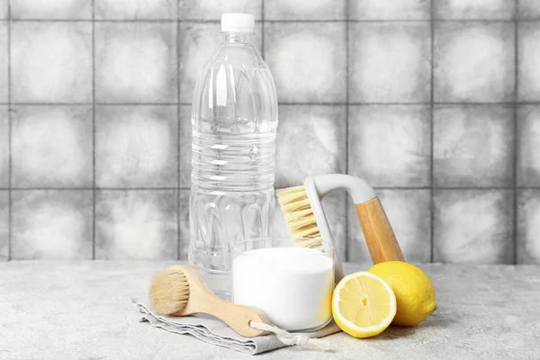 Bowl Baking Soda Vinegar Cleaning Brushes Lemons Table — Stock Photo, Image
