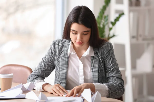 Young Businesswoman Making Paper Plane Table Office — Stock Photo, Image