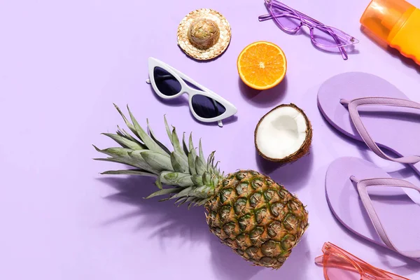 Beach Accessories Fruits Lilac Background — Stock Photo, Image