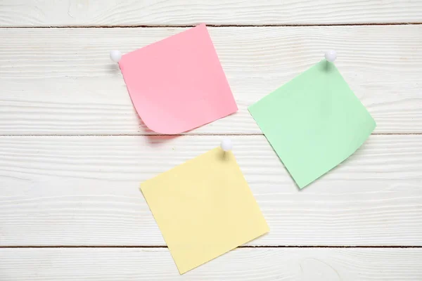 Sticky Notes Pins White Wooden Background — Stock Photo, Image