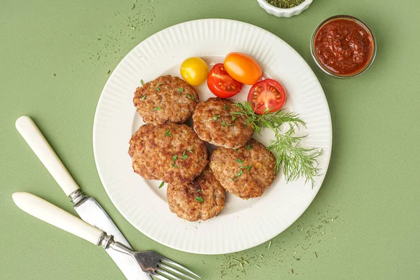Plate Cutlets Dill Tomatoes Green Table Kitchen — Stock Photo, Image