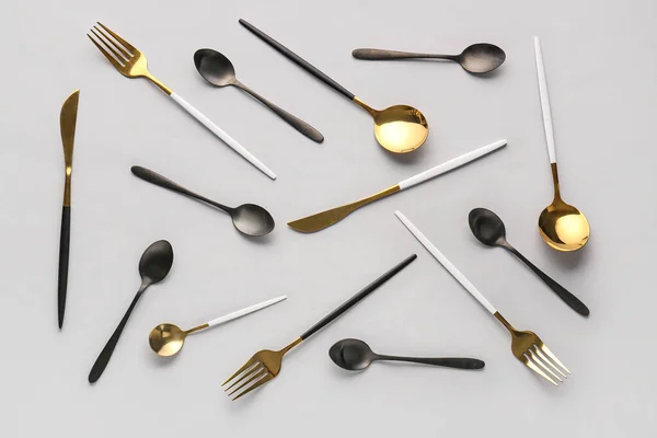 Set Dari Stainless Steel Cutlery Yang Berbeda Pada Latar Belakang — Stok Foto