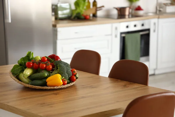 Plate Healthy Vegetables Dining Table Kitchen — Stock Photo, Image
