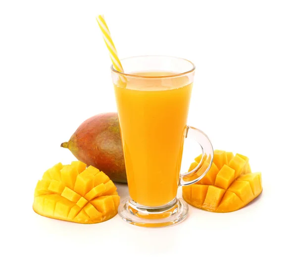 Glas Verse Mango Smoothie Witte Achtergrond — Stockfoto