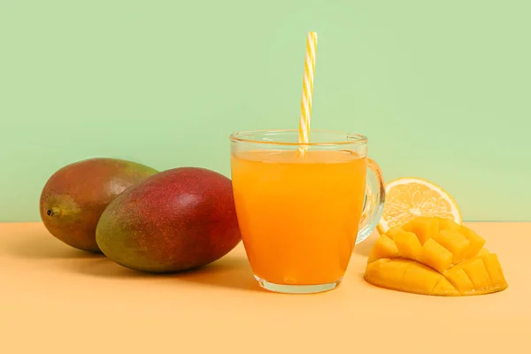 Glass Fresh Mango Smoothie Color Background — Stock Photo, Image