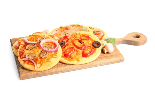 Доска Различными Вкусными Мини Пиццы Ингредиенты Белом Фоне — стоковое фото