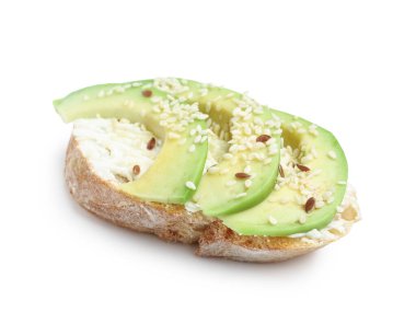 Beyaz arka planda avokadolu lezzetli bruschetta.