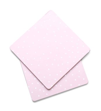 Beyaz arka planda izole edilmiş pembe içecek altlıkları.