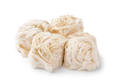 Beyaz arka planda lezzetli Türk Pismaniyesi