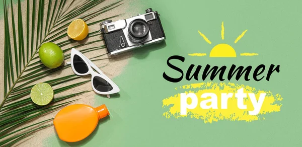 Banner Para Festa Verão Com Acessórios Praia Frutas Cítricas Câmera — Fotografia de Stock