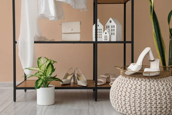 Shelving Unit Shoes Pouf Beige Wall Room — Stock Photo, Image