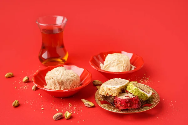 Tasty Turkish Pismaniye Delight Red Background — Stock Photo, Image