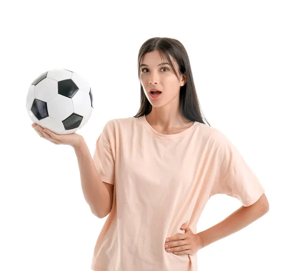 Zaskoczona Młoda Kobieta Piłką Nożną Białym Tle — Zdjęcie stockowe
