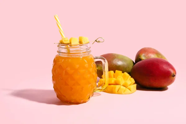 Mason Jar Fresh Mango Smoothie Pink Background — Stock Photo, Image
