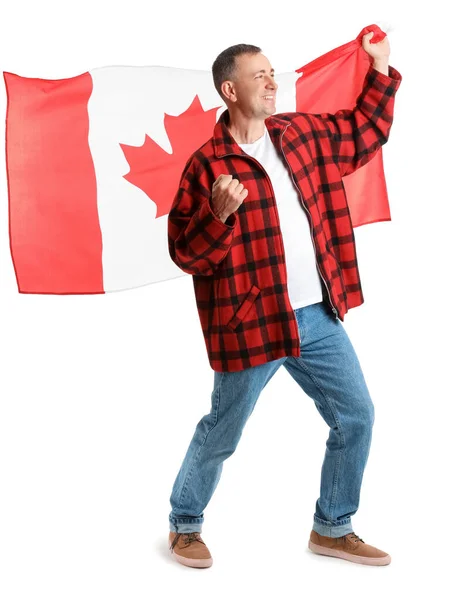 Beyaz Arka Planda Kanada Bayrağı Taşıyan Olgun Bir Adam — Stok fotoğraf