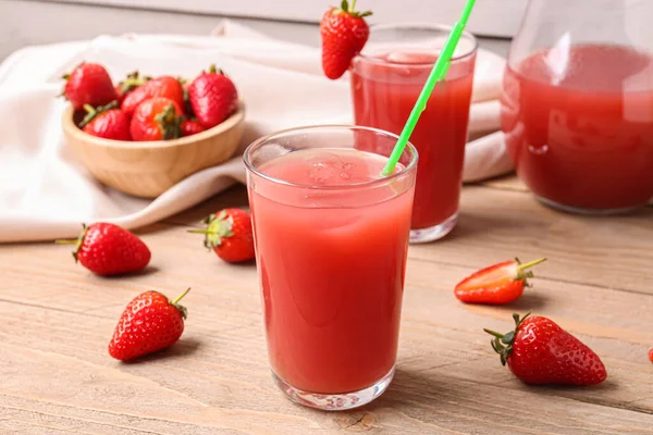 Jug Glasses Tasty Strawberry Juice Wooden Table — Stock Photo, Image