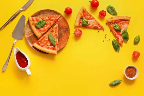 Plate Tasty Pizza Margarita Tomato Sauce Yellow Background — Stock Photo, Image