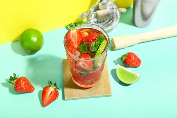 Glass Delicious Strawberry Mojito Color Background — Stock Photo, Image