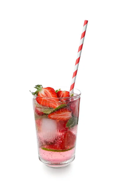 Glas Verse Aardbeien Mojito Met Stro Geïsoleerd Witte Achtergrond — Stockfoto
