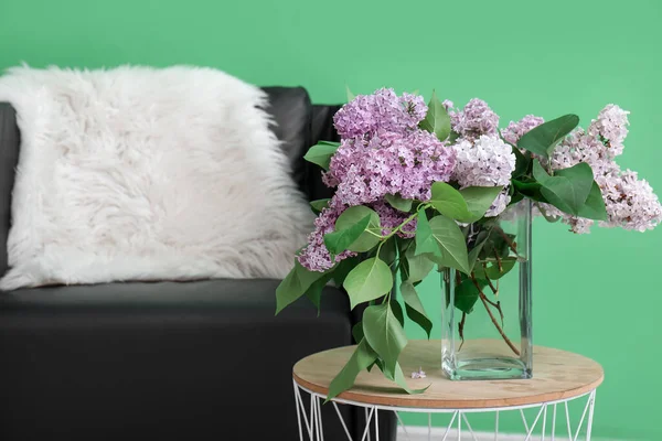 Vase Avec Bouquet Fleurs Lilas Sur Table Dans Chambre — Photo