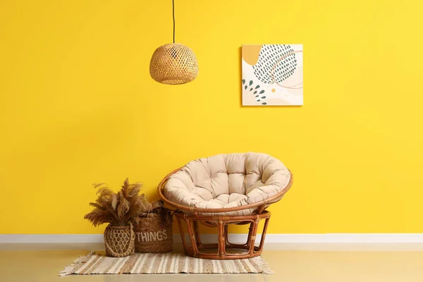 Cozy Armchair Vase Pampas Grass Yellow Wall — Stock Photo, Image